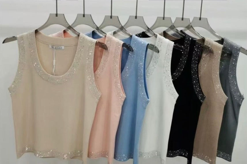 Tank top de punto y brillos