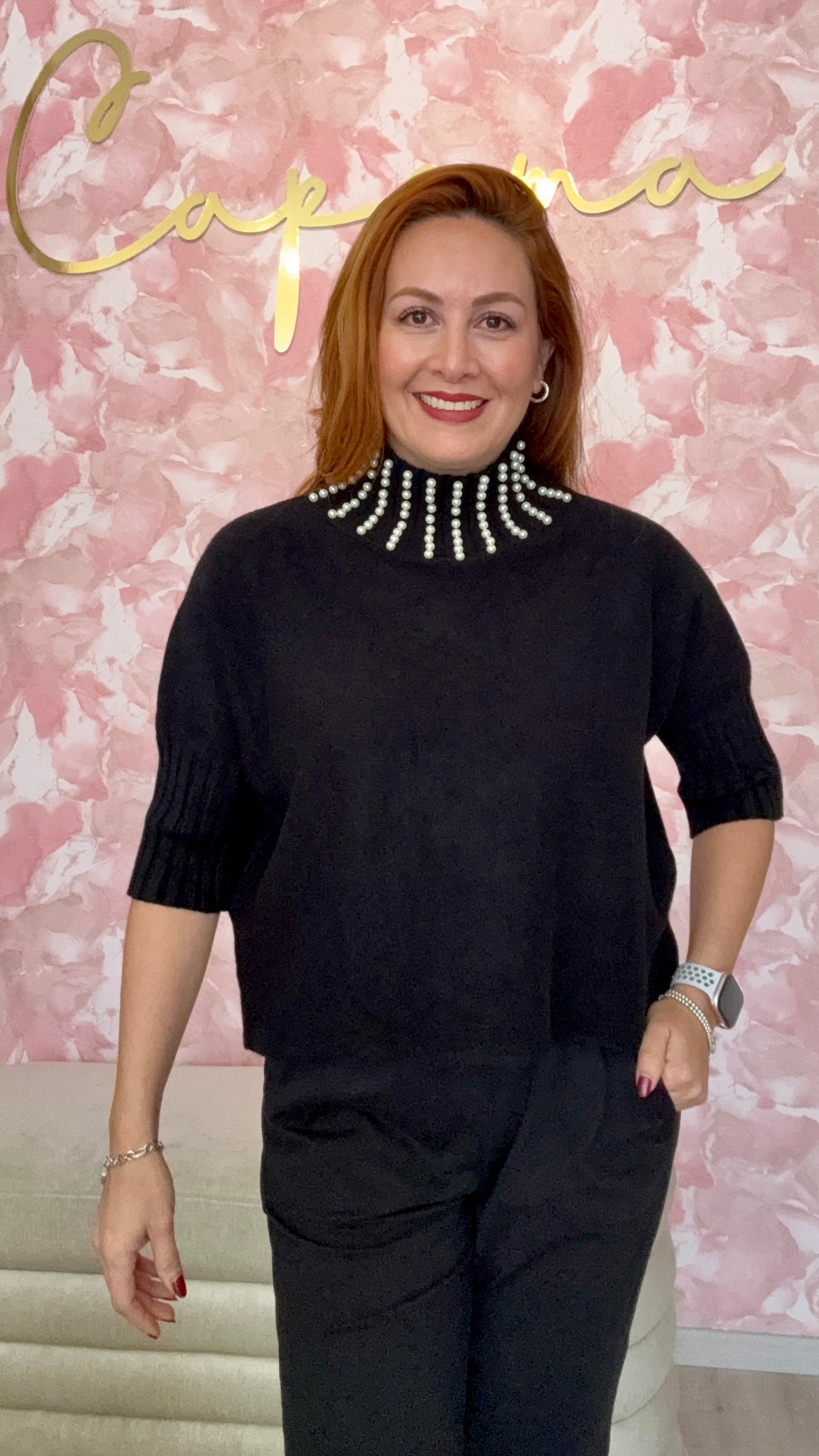 Blusa ancha con perlas en cuello