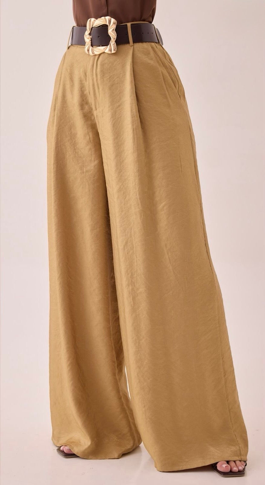 Pantalón con cinturón