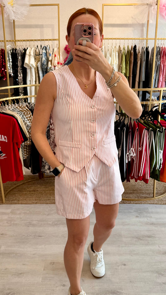 Chaleco y short a rayas