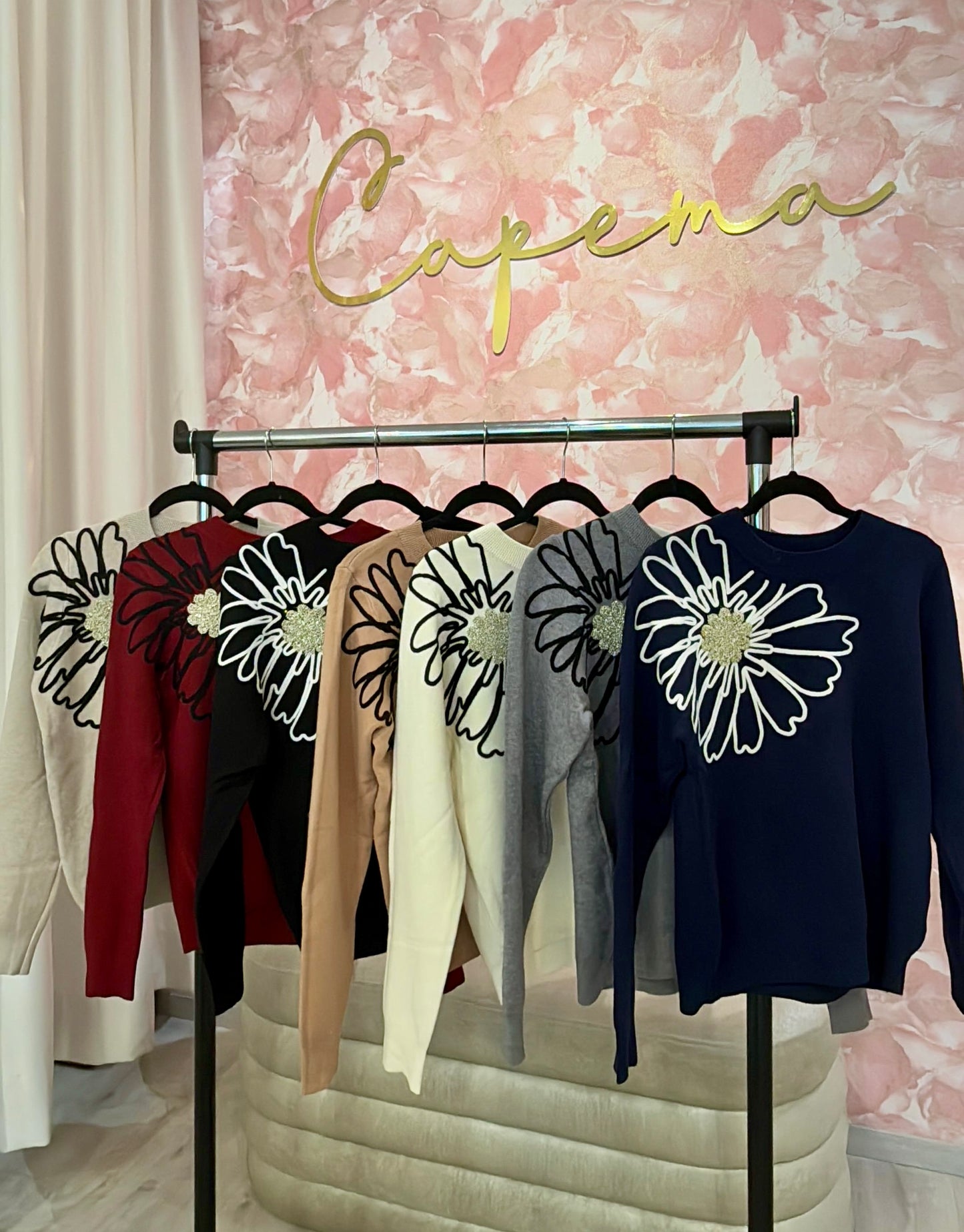 Suéter Flor en Hombro