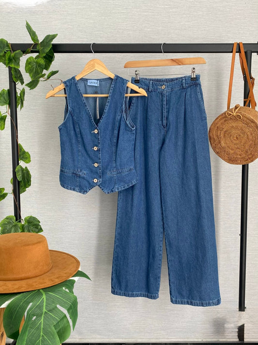 Chaleco y pantalon mezclilla