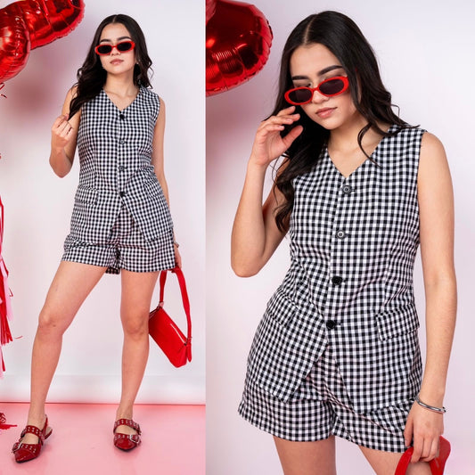 Chaleco y short a cuadros